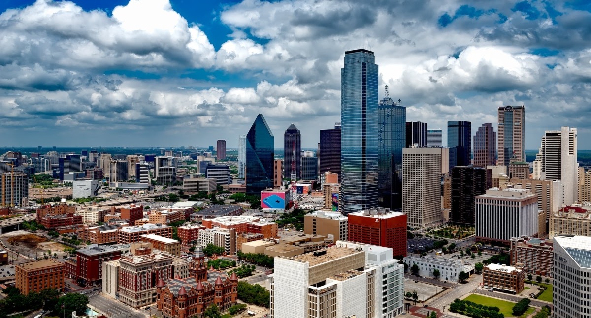 Dallas, Texas downtown skyline dotted with trees