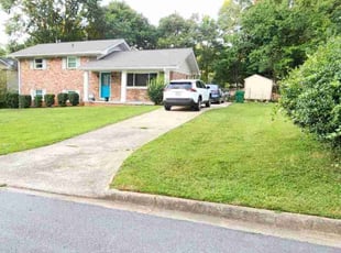 Sharon J.'s Lawn Service service result