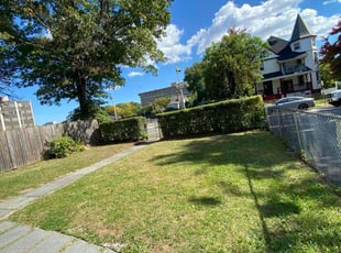 Sarah L.'s Lawn Service service result