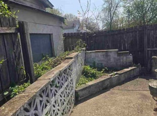 Bush Trimming by Ceo Bailey for Richard M. in New Albany, IN
