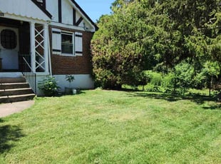 Bush Trimming by Kevin Philips for Richard H. in Cincinnati, OH