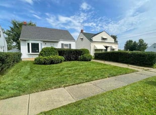 Bush Trimming by Demetrius Bennett Jr for Laverne M. in Maple Heights, OH