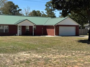 Leaf Removal by Travis Frederickson for Scott M. in Navarre, FL