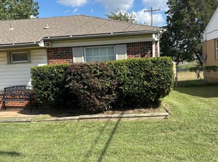 Bush Trimming by Cesar Zuniga for Laura C. in Midwest City, OK