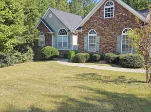 Andrea K.'s Lawn Maintenance service result