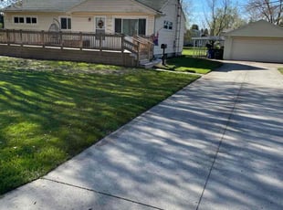 Tricia s.'s Grass Cutting service result