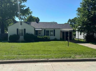 Elizabeth H.'s Lawn Maintenance service result