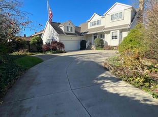 Leaf Removal by Demetrieus Bennett for Diane R. in Lakewood, OH