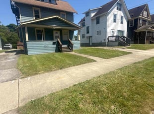 Octavia M.'s Lawn Mowing service result