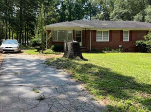Bush Trimming by Mylan Moffett for Alea G. in Conyers, GA