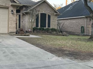 Leaf Removal by Ed Garcia for Nicole M. in Houston, TX