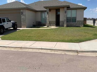 Ivy L.'s Lawn Service service result