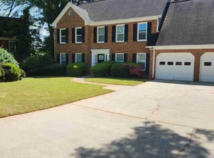 V C.'s Lawn Service service result