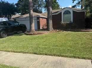 Laurie -.'s Lawn Service service result