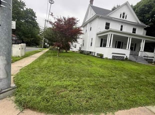 Monica B.'s Lawn Service service result