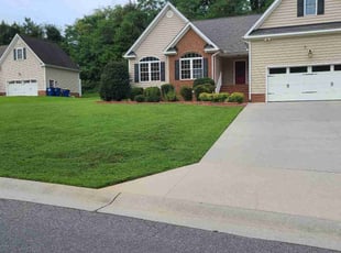 Linda S.'s Yard Cutting service result