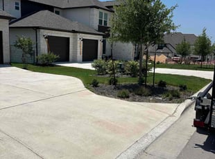LaTreasha L.'s Grass Cutting service result