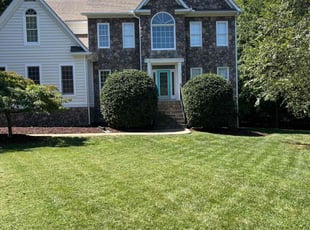 Bush Trimming by Kunique Billups for Kiersten C. in Midlothian, VA