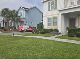 Weeding by Elvis Pintado for Aida H. in Odessa, FL