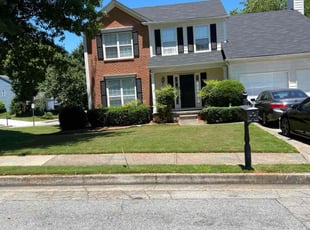 Alisa P.'s Lawn Maintenance service result