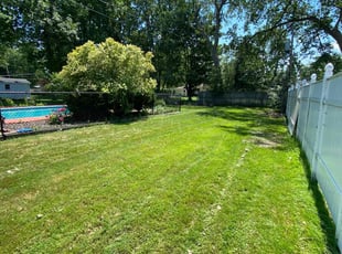 Debra J.'s Lawn Service service result