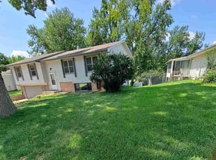 Julie E.'s Lawn Maintenance service result