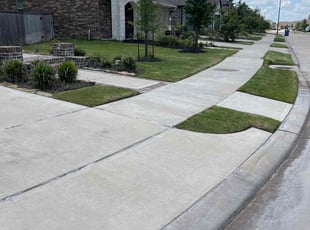 Robin W.'s Lawn Maintenance service result