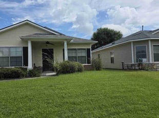 Kim L.'s Flower Bed Weeding service result