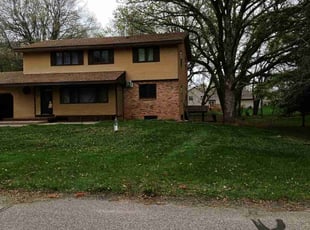 Leaf Removal by Ryan Reitzel for Dekontee R. in Ham Lake, MN