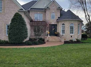 Natacia M.'s Lawn Service service result