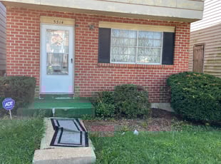Bush Trimming by John Mumphrey for Mark M. in St. Louis, MO