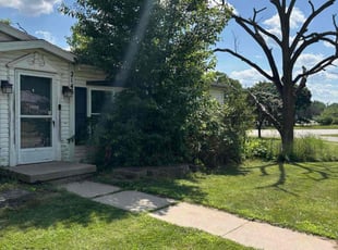 Wendy K.'s Bush Trimming service result