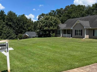 Candice C.'s Lawn Maintenance service result