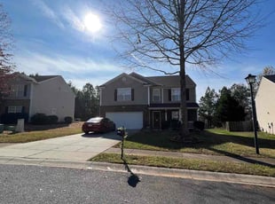 Leaf Removal by Jose Ordonez for Ron M. in Charlotte, NC