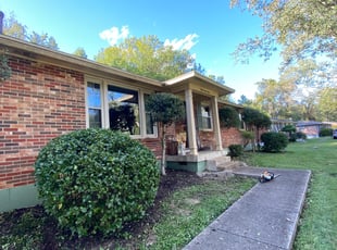 Bush Trimming by Christopher and Karen Shive for Jess E. in Nashville, TN