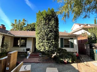 Bush Trimming by Jacob Gallegos for Chloe R. in La CaΓ±ada Flintridge, CA