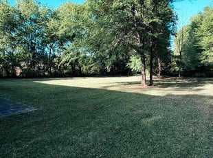 melissa g.'s Lawn Maintenance service result