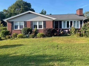 Susan M.'s Bush Trimming service result