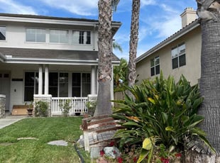Bush Trimming by Nicholas Poulsen for Rich K. in San Diego, CA