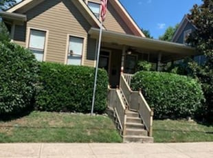 Bush Trimming by Erik Carvotta for Ronald W. in Nashville, TN