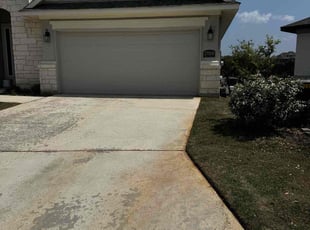 Leaf Removal by Carlos Gamez for Rei K. in Boerne, TX