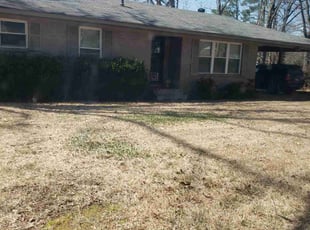 Leaf Removal by Jason Young for Tom S. in Little Rock, AR