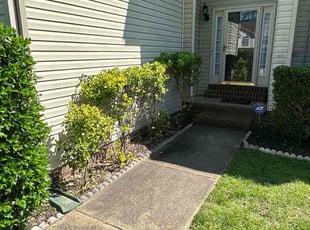 Bush Trimming by Kyle Richardson for Jacob B. in Suffolk, VA