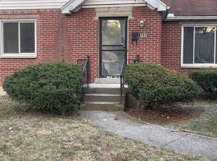 Bush Trimming by Shawn Gilbert for mark k. in Dayton, OH
