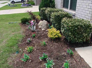 Jessica M.'s Flower Bed Weeding service result