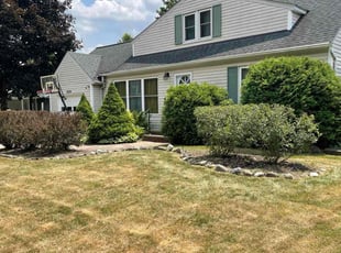 Bush Trimming by Demetrius Bennett Jr for Dionne l. in Lyndhurst, OH