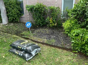Weeding by Yovani Hernandez for Shemika M. in DeSoto, TX