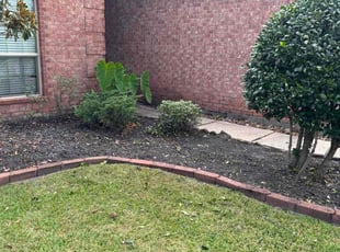 Wendy B.'s Flower Bed Weeding service result