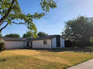 Weeding by Macey Wheeler for Libby W. in Richardson, TX