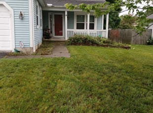 Bush Trimming by Zachary Sizemore for Daryn W. in Canal Winchester, OH
